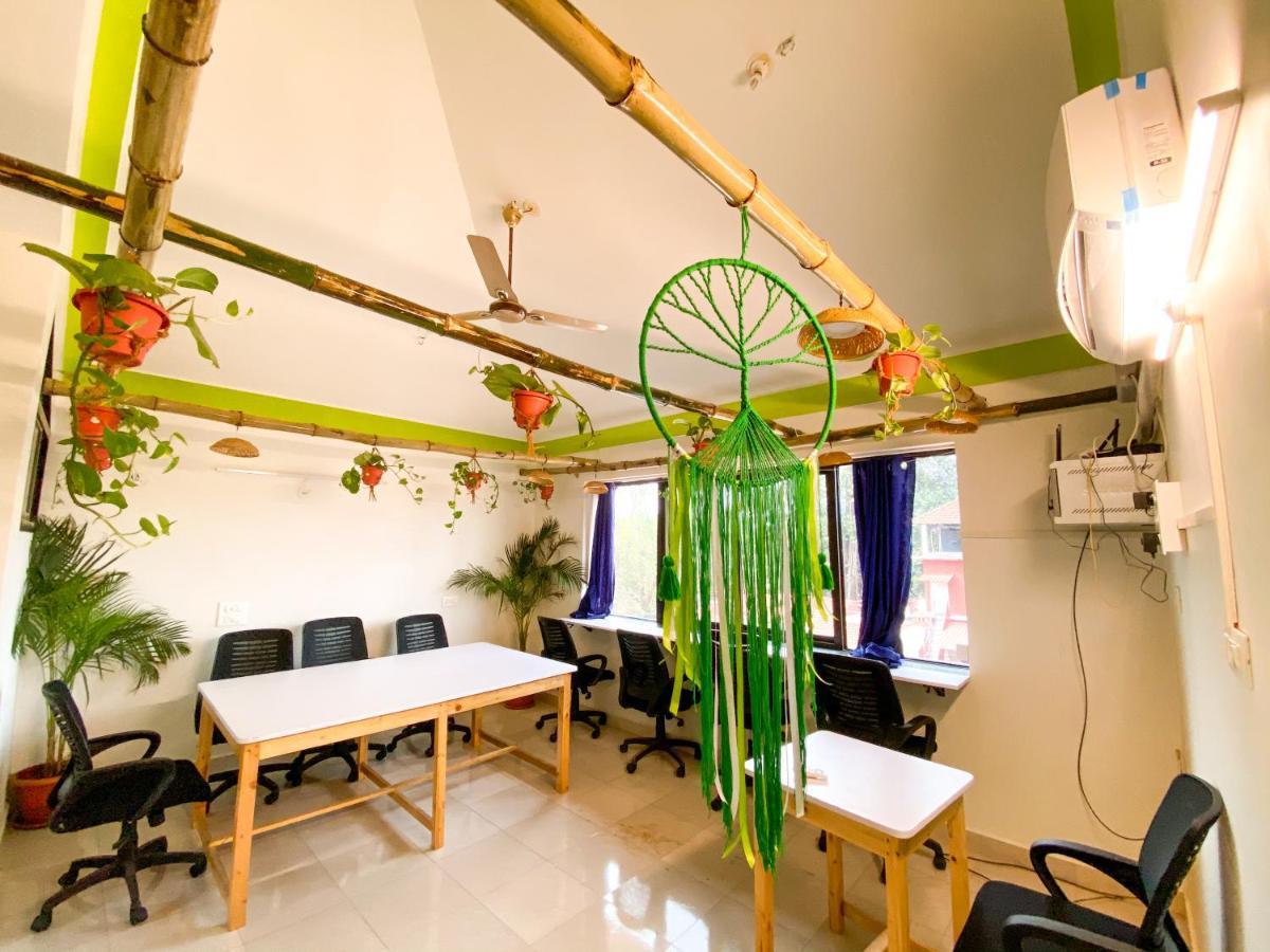אנג'ונה Nomadgao Vila Nova - Comfort, Great Views, Fast Wifi & Interesting People מראה חיצוני תמונה
